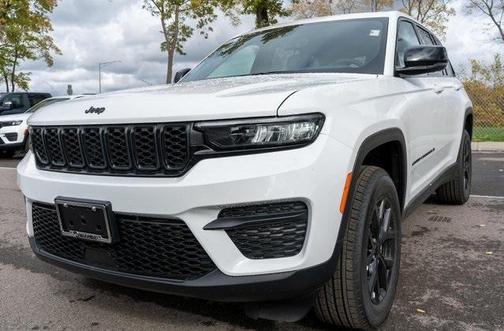 2025 Jeep Grand Cherokee Laredo