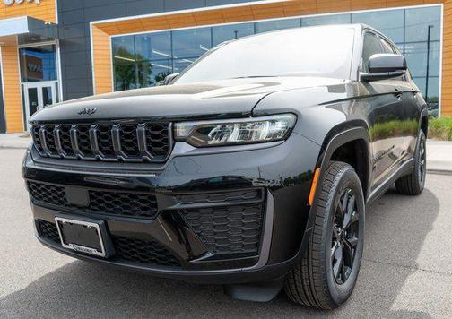 Diamond Black 2026 Jeep Grand Cherokee Laredo