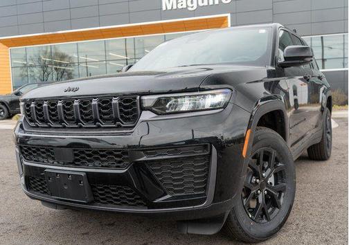 Diamond Black 2026 Jeep Grand Cherokee Laredo