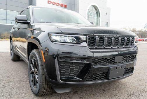 Diamond Black 2026 Jeep Grand Cherokee Laredo