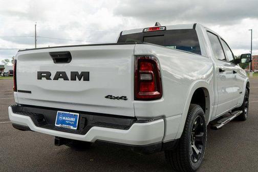 Bright White Clearcoat 2025 RAM 1500 Big Horn/Lone Star