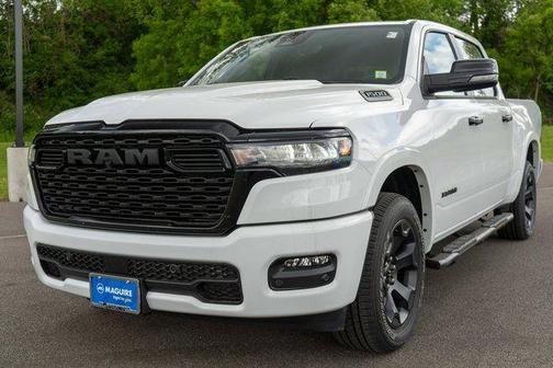 Bright White Clearcoat 2025 RAM 1500 Big Horn/Lone Star