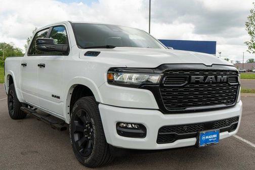 Bright White Clearcoat 2025 RAM 1500 Big Horn/Lone Star
