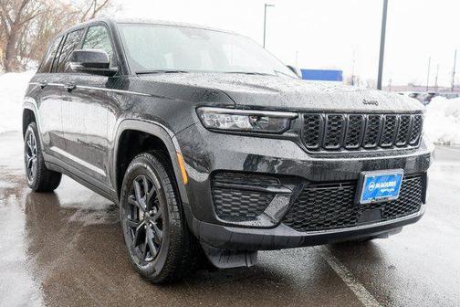 2025 Jeep Grand Cherokee Laredo