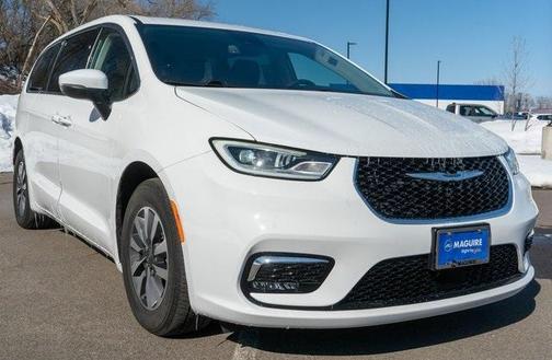 2023 Chrysler Pacifica Hybrid Touring L