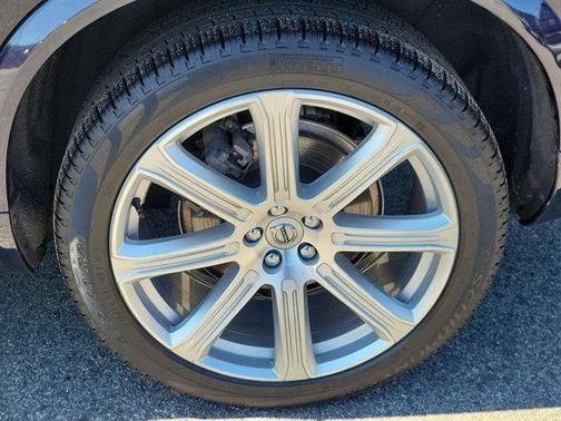 Photo 5 of 38 of 2019 Volvo XC90 T6 Inscription
