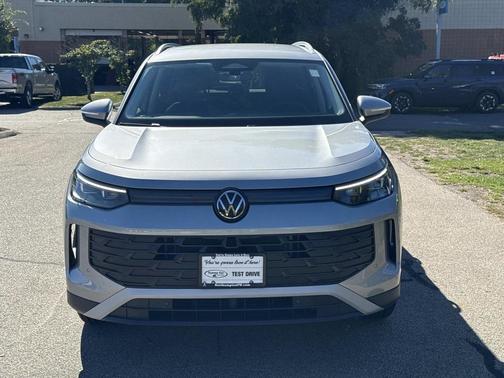 2025 Volkswagen Tiguan 2.0T SE 4MOTION