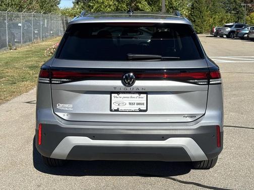 2025 Volkswagen Tiguan 2.0T SE 4MOTION