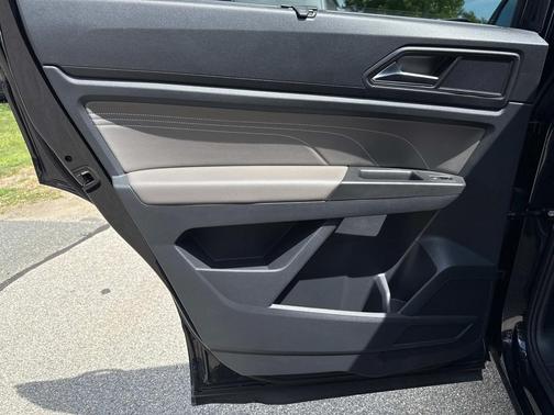 2022 Volkswagen Atlas 3.6L SE w/Technology