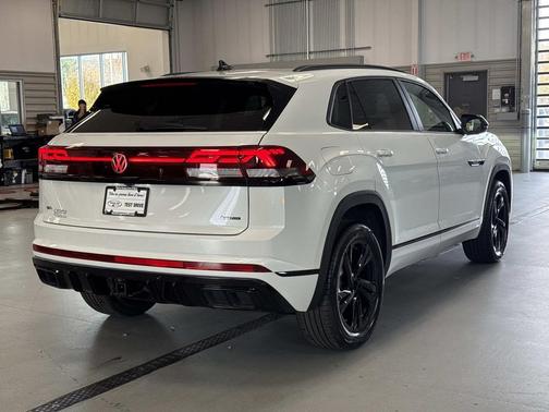 2026 Volkswagen Atlas Cross Sport 2.0T SEL