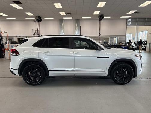 2026 Volkswagen Atlas Cross Sport 2.0T SEL