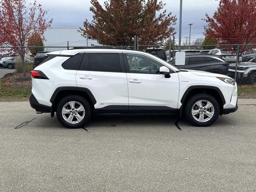 2021 Toyota RAV4 Hybrid XLE
