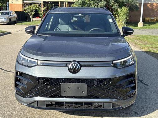 2025 Volkswagen Tiguan 2.0T SE R-Line Black 4MOTION