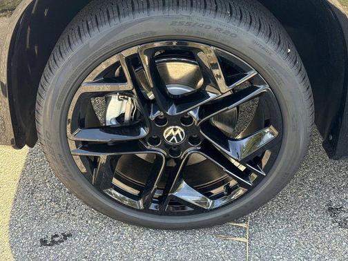 2025 Volkswagen Tiguan 2.0T SE R-Line Black 4MOTION