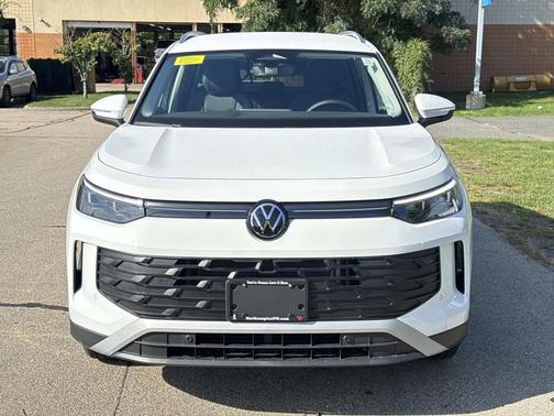 2025 Volkswagen Tiguan 2.0T SE 4MOTION