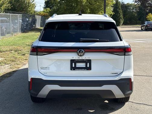 2025 Volkswagen Tiguan 2.0T SE 4MOTION