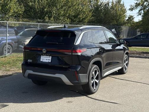 2025 Volkswagen Tiguan 2.0T SE 4MOTION