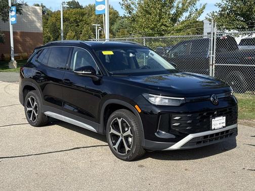 2025 Volkswagen Tiguan 2.0T SE 4MOTION