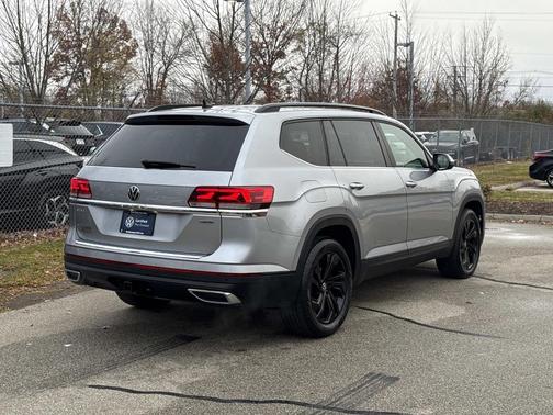 2022 Volkswagen Atlas 3.6L SE w/Technology