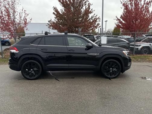 2026 Volkswagen Atlas Cross Sport 2.0T SE w/Technology 4MOTION