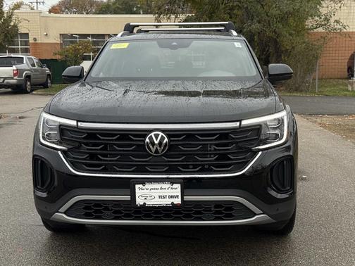 2026 Volkswagen Atlas Cross Sport 2.0T SE w/Technology 4MOTION