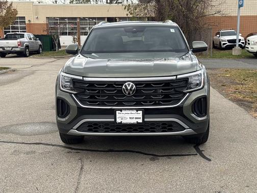 2026 Volkswagen Atlas Cross Sport 2.0T SE w/Technology 4MOTION