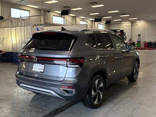 2026 Volkswagen Taos SE