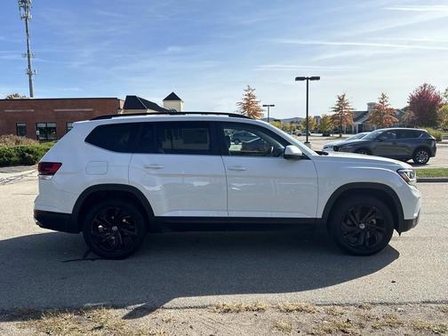 2022 Volkswagen Atlas 3.6L SE w/Technology