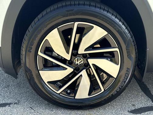 2026 Volkswagen Atlas 2.0T SE w/Technology 4MOTION