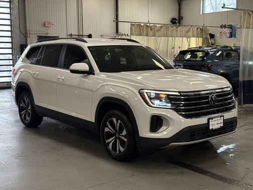2024 Volkswagen Atlas 2.0T SE