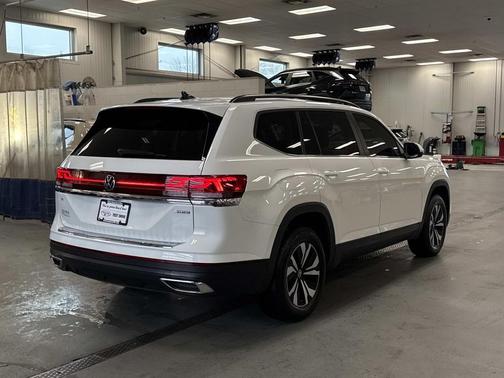 2024 Volkswagen Atlas 2.0T SE