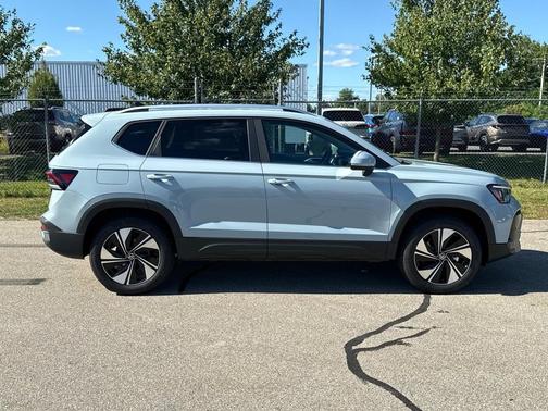 2025 Volkswagen Taos 1.5T SEL