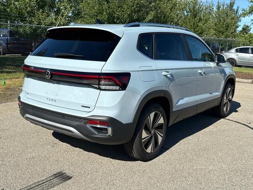 2025 Volkswagen Taos 1.5T SEL