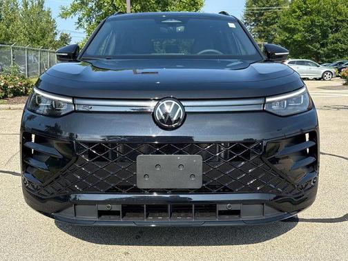 2025 Volkswagen Tiguan 2.0T SE R-Line Black 4MOTION