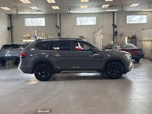 2024 Volkswagen Atlas 2.0T SEL