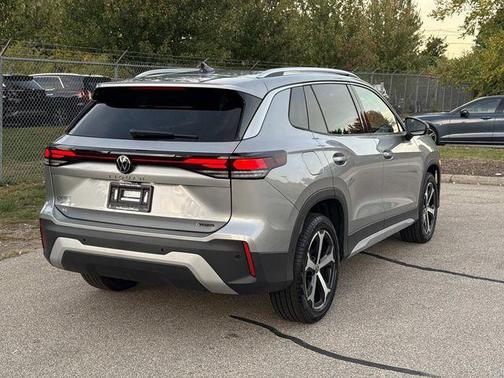 2025 Volkswagen Tiguan 2.0T SE 4MOTION