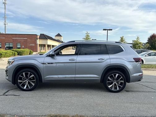 2026 Volkswagen Atlas 2.0T SEL Premium R-Line 4MOTION