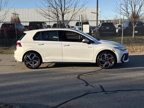 2026 Volkswagen Golf GTI 2.0T SE DSG