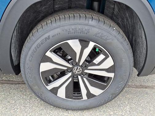 2025 Volkswagen Atlas 2.0T SE