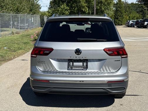 2024 Volkswagen Tiguan 2.0T SE 4MOTION