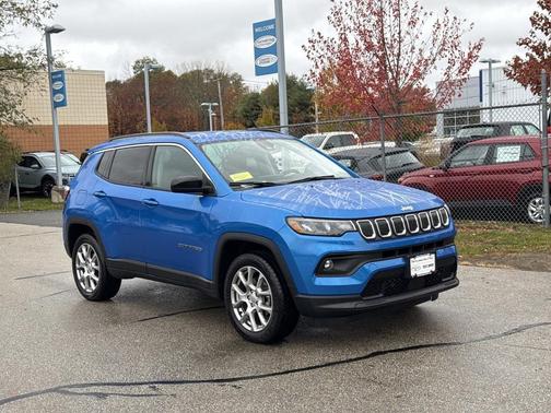 2022 Jeep Compass Latitude Lux