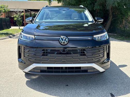2025 Volkswagen Tiguan 2.0T SE 4MOTION