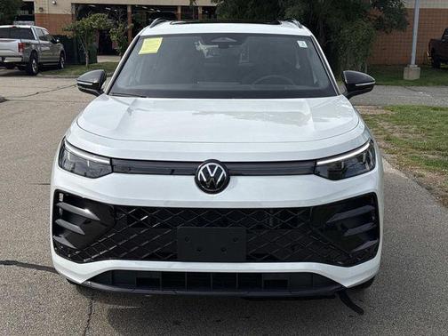 2025 Volkswagen Tiguan 2.0T SE R-Line Black 4MOTION