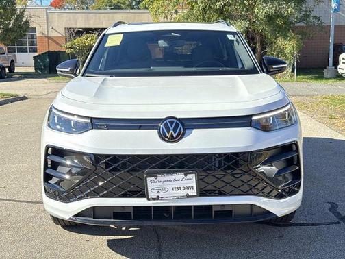 2025 Volkswagen Tiguan 2.0T SE R-Line Black 4MOTION