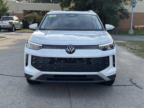 2025 Volkswagen Tiguan 2.0T SE 4MOTION