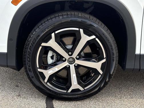 2025 Volkswagen Tiguan 2.0T SE 4MOTION