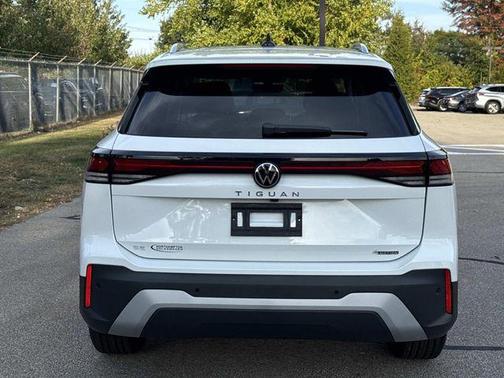 2025 Volkswagen Tiguan 2.0T SE 4MOTION