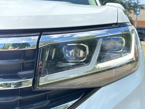 2023 Volkswagen Atlas 3.6L SE w/Technology