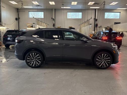 2025 Volkswagen ID.4 AWD Pro