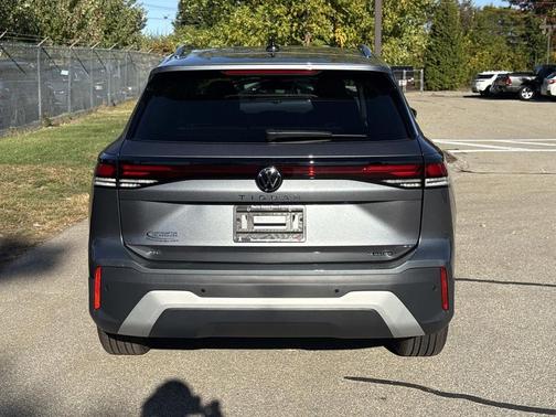 2025 Volkswagen Tiguan 2.0T SE 4MOTION